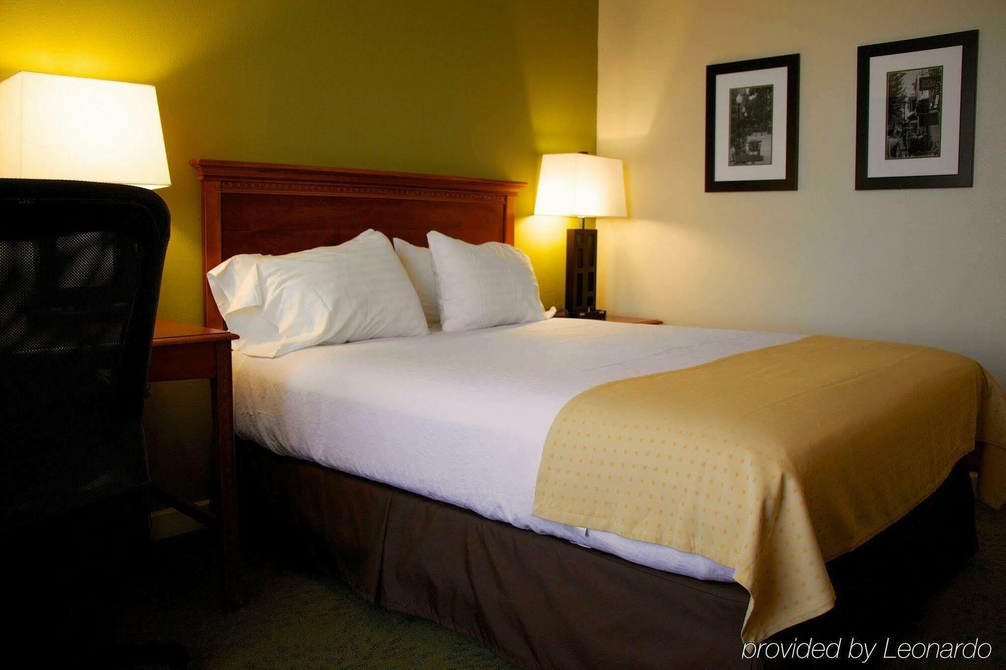 Holiday Inn Athens - University Area Bagian luar foto