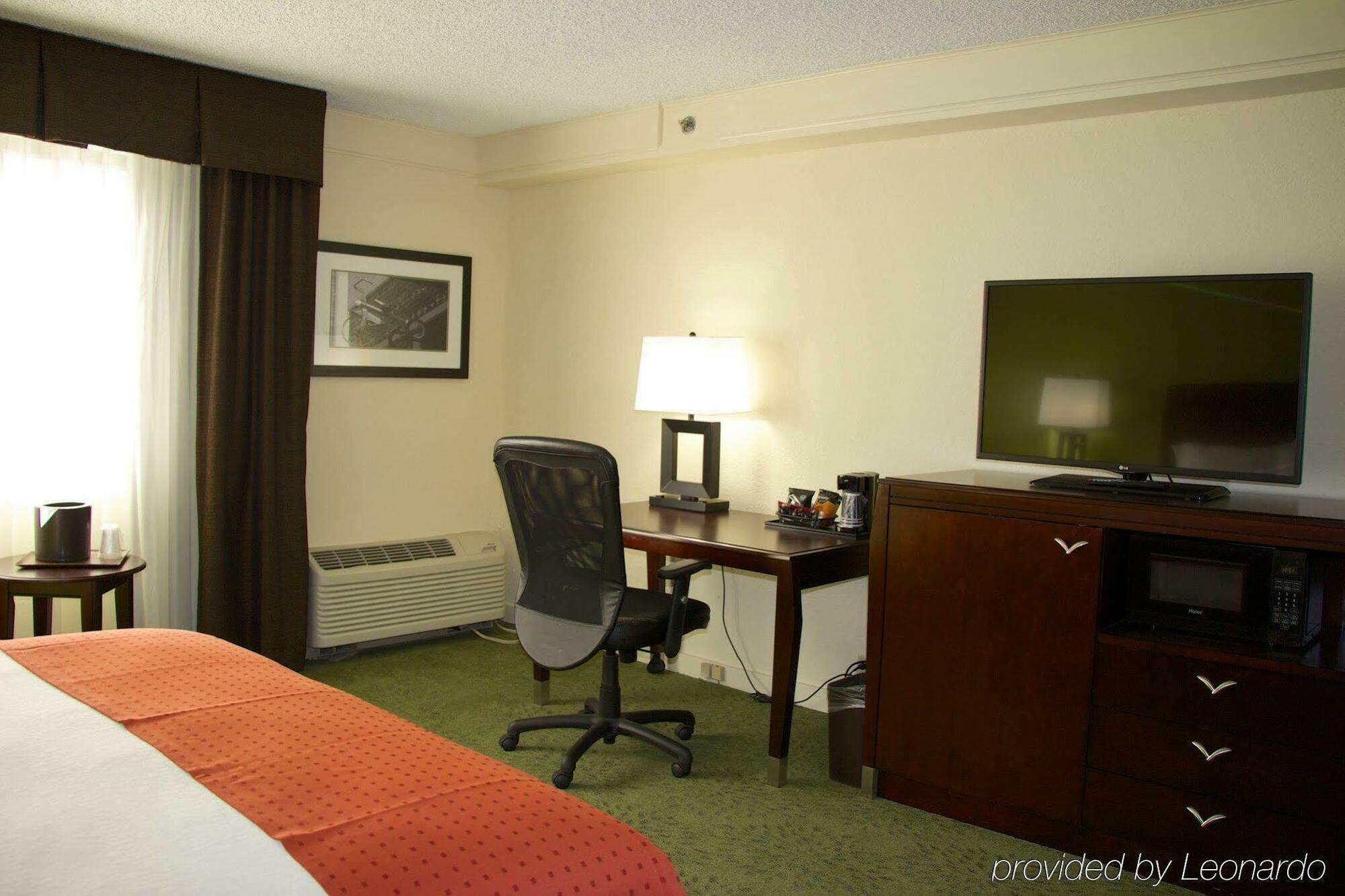 Holiday Inn Athens - University Area Bagian luar foto