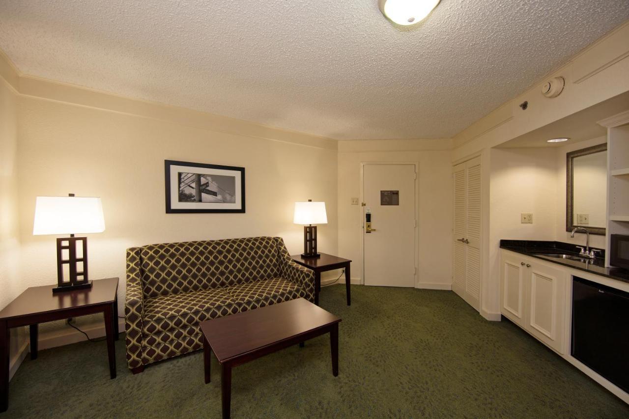 Holiday Inn Athens - University Area Bagian luar foto