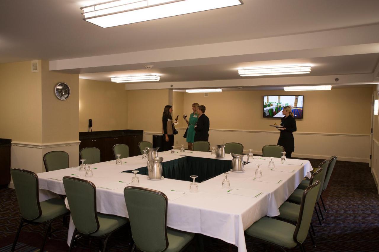 Holiday Inn Athens - University Area Bagian luar foto