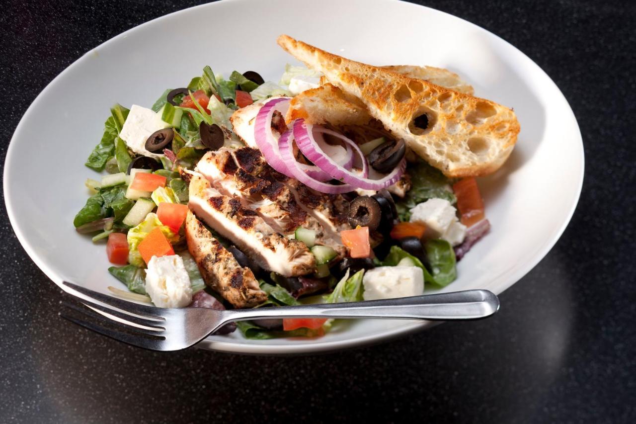 Holiday Inn Athens - University Area Bagian luar foto